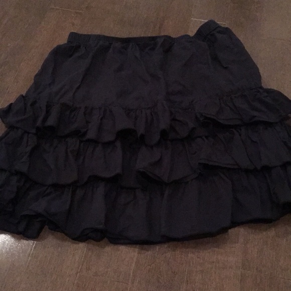 Club Monaco Dresses & Skirts - Club Monaco Multi tier ruffle skirt Size M